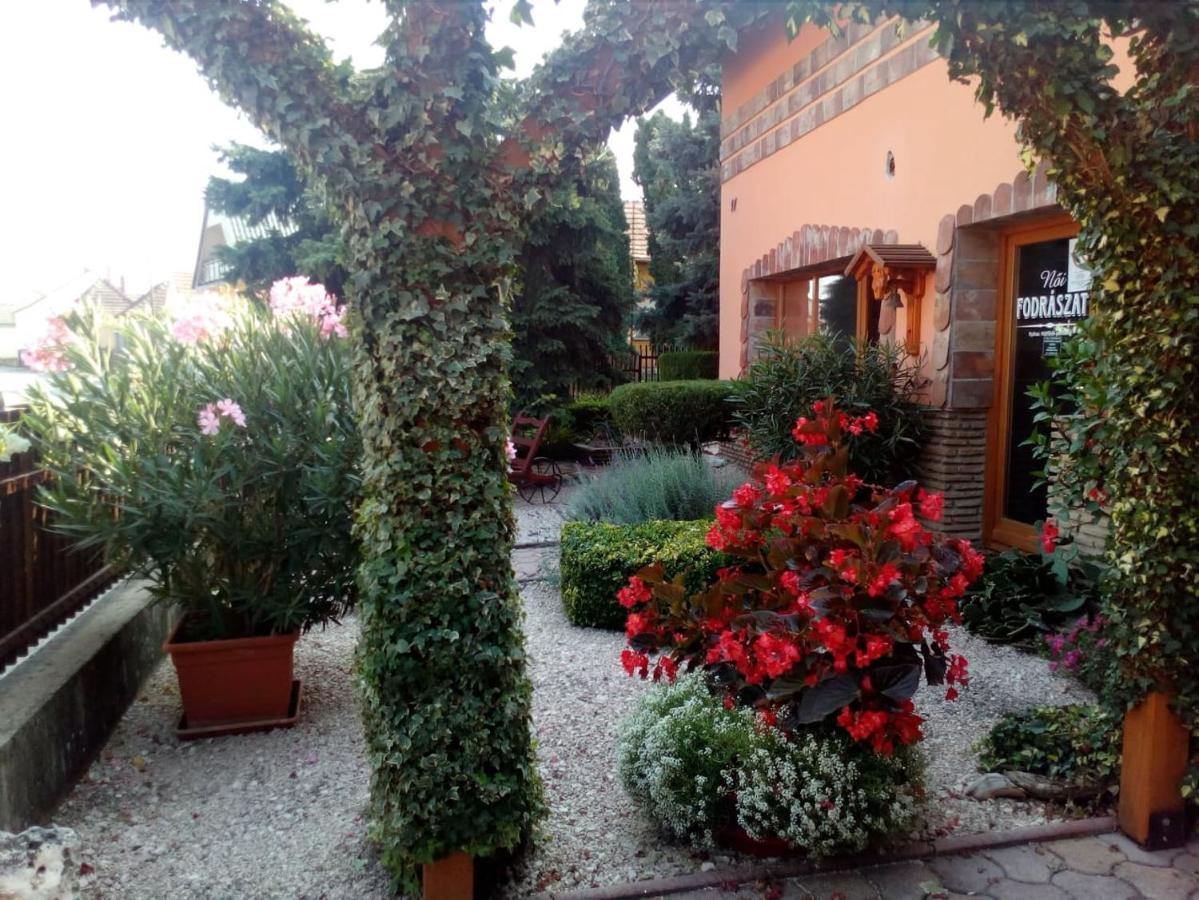 Chloe Apartman Szigetvár Εξωτερικό φωτογραφία